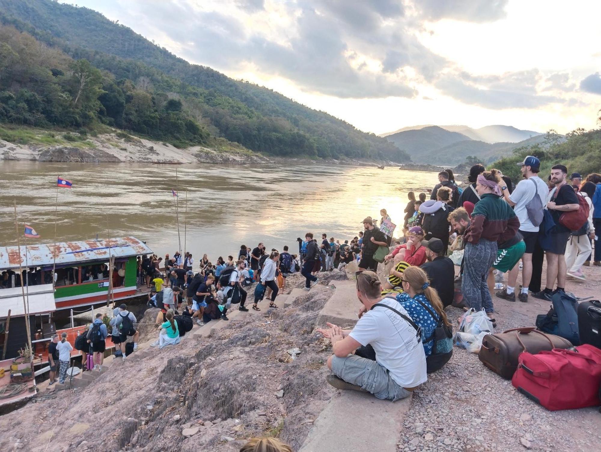 Dorm Riverside Leilighet Muang Pakbèng Eksteriør bilde